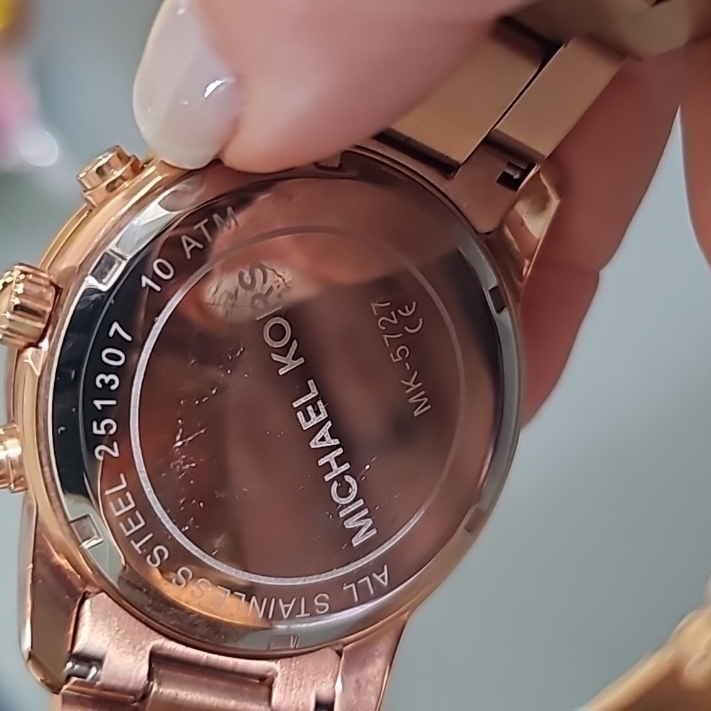 Michael Kors Rose Gold 10atm Watch - Picture 2 of 7